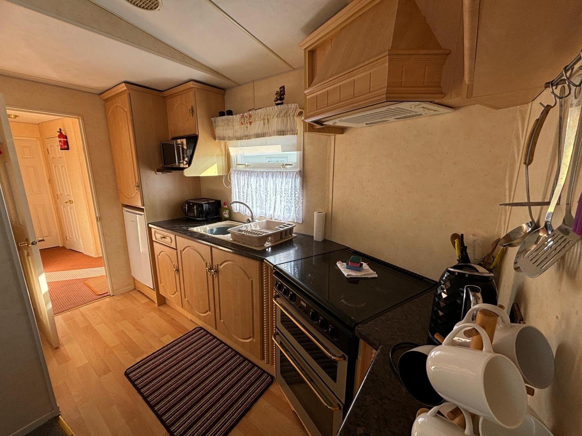 Seaview 145 - Pet Friendly, Bath And Close To Beach & Fantasy Island - Meadow Lakes Caravan & Lodge Hire インゴールドメルズ エクステリア 写真